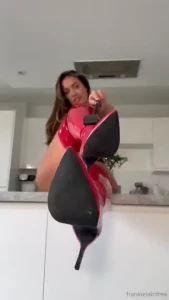 This is your official notice last chance for a custom video im leaving