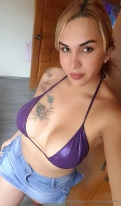 Beautiful girl from ecuador eager to have a good time do you wanna part 1