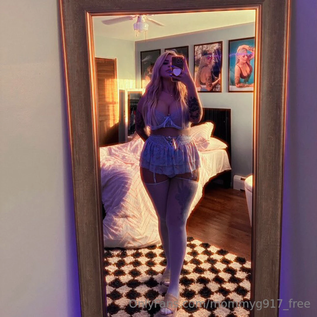Tatted milf next door gabs_handly she has a free page too babygabsss 