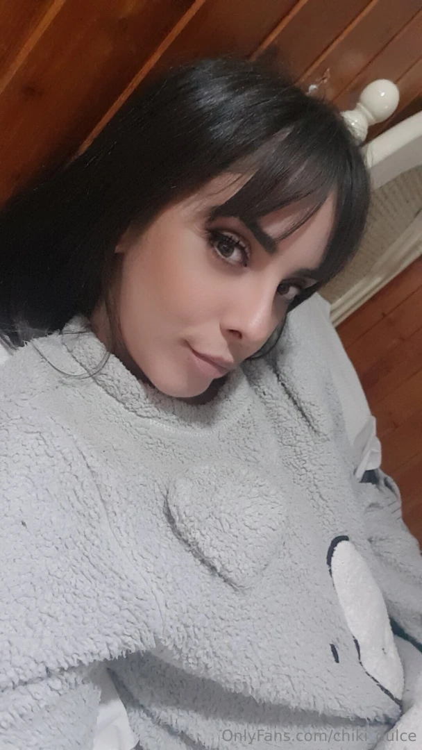 La ni a se va a la camita ya ma ana concretamos webcams para esta 