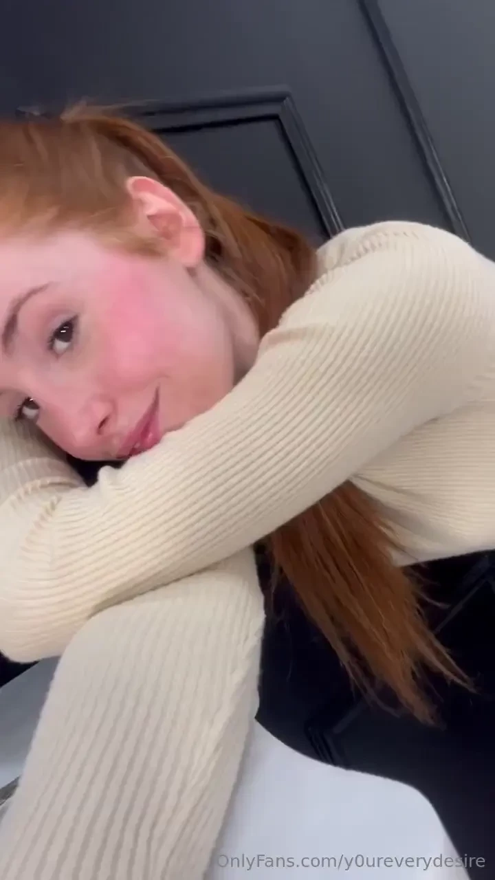 Just a little wiggle to tease you 