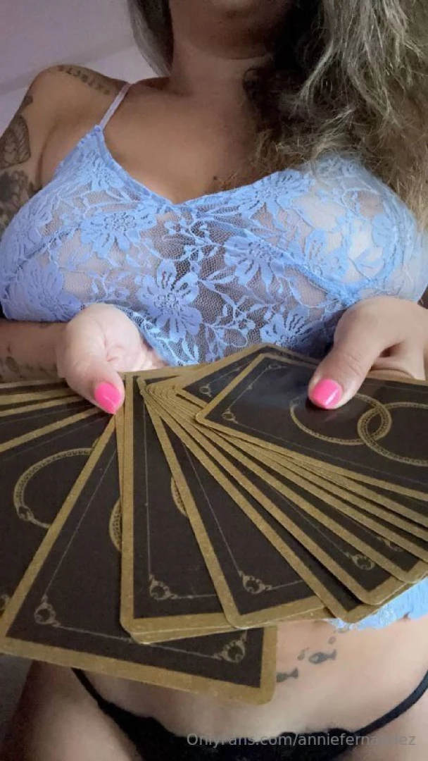 Florchu444 florchu444 hi love do you like sexy tarot do you want us to 