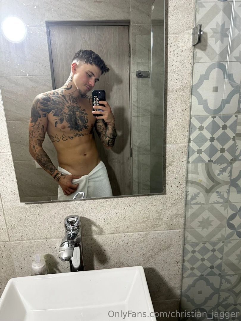 Every photo gets hotter this is just the beginning 