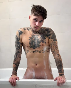 Soaking in the tub but my thoughts are running wild can you guess what