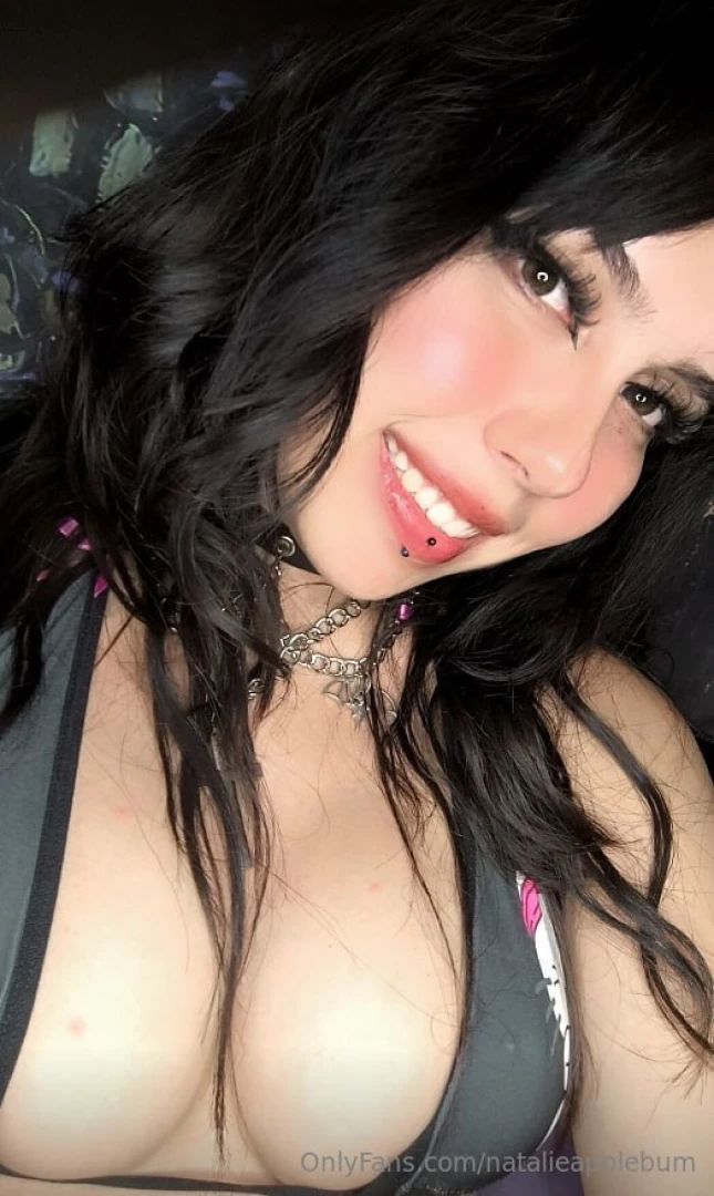 Alessarosexxx alessarosexxx hi baby could you tell me what your part 84 