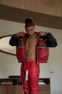 Me staring at my inbox waiting for you guys to stop being shy and come