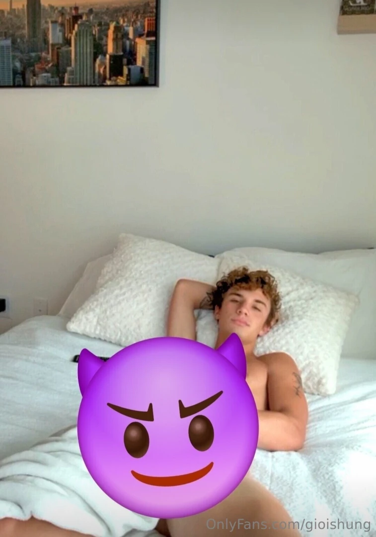 Hmu in my dms for a fun time 