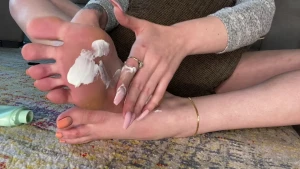 4 mins- watch me finger the bottle of cream to get some out and rub it