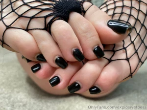 Nothing like some juicy ass and soles for you to stroke your hard dick part 16