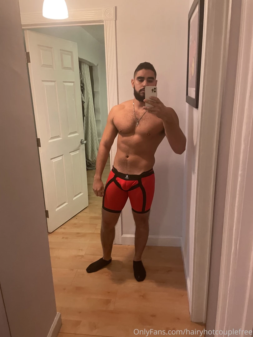 Love this red shorts 