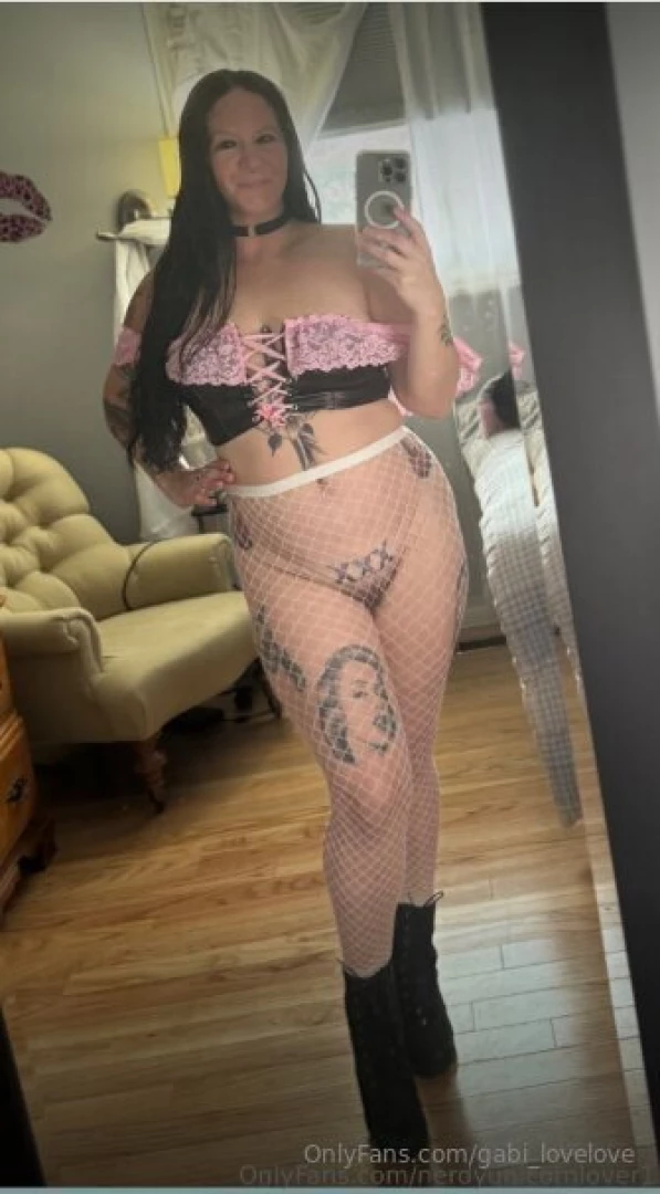 Nerdyunicornlover1 follow my friend it s free sexting customs fetishes 