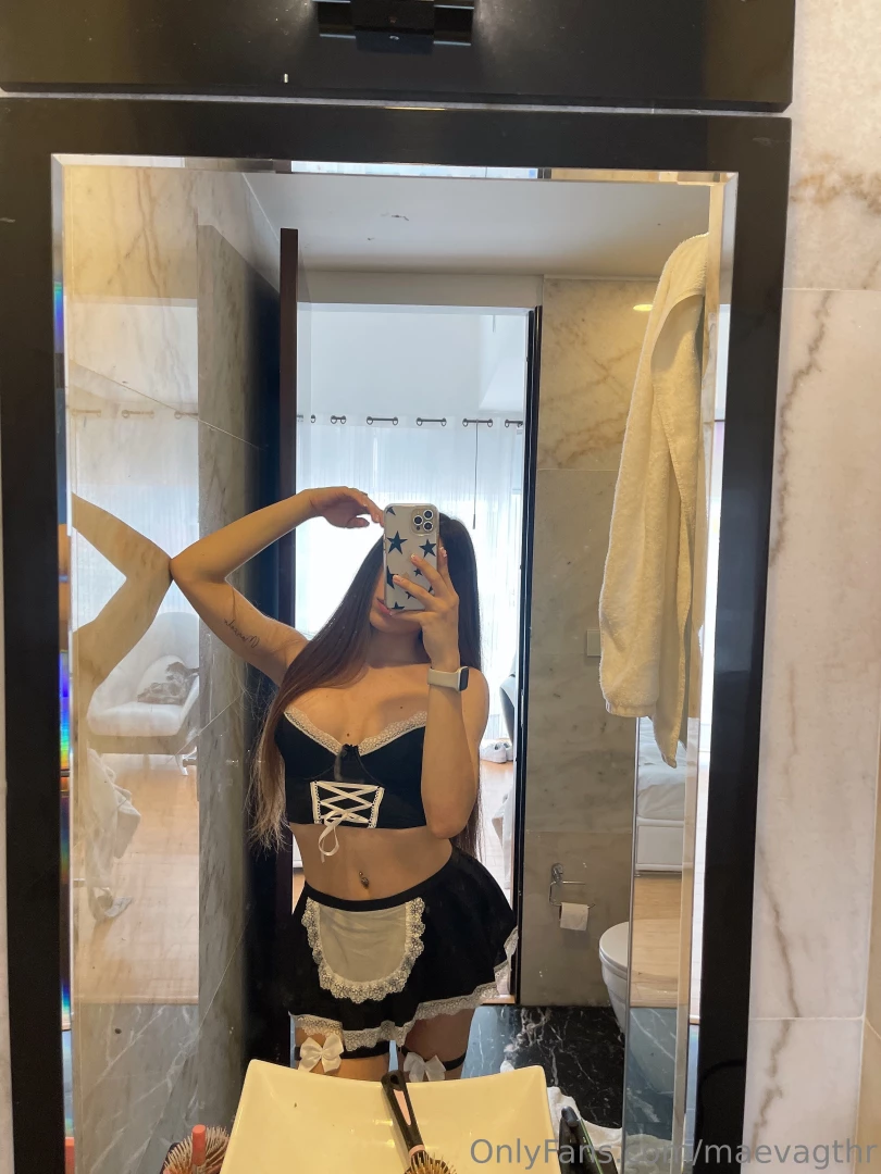 I do enjoy a little mirror selfies every now and then 