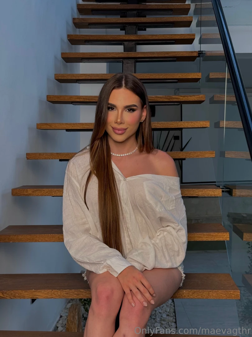 It s thirsty sunday so naturally i want to be covered in a hot sticky 