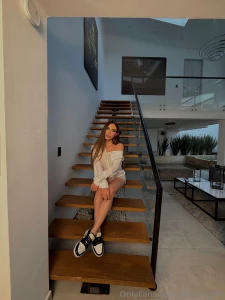 Which look do you like better comment to decide