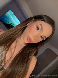 Look me in the eyes and tell me what do you see