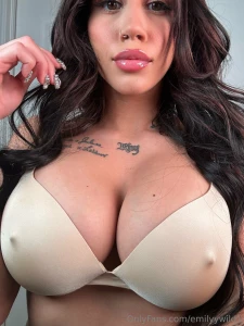 Going to suck a big cock tonight on live at 10pm est 7pm pst come see part 7