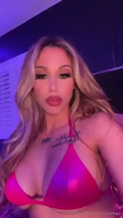 Sucking and fucking my wildneighbor dick on live tonight he said i was 