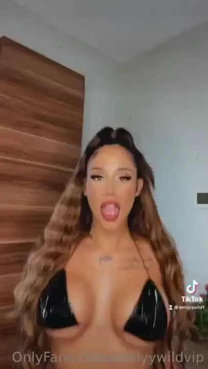 Dm me for my new sex tapes i love to swallow 