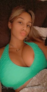 We should kiss part 1
