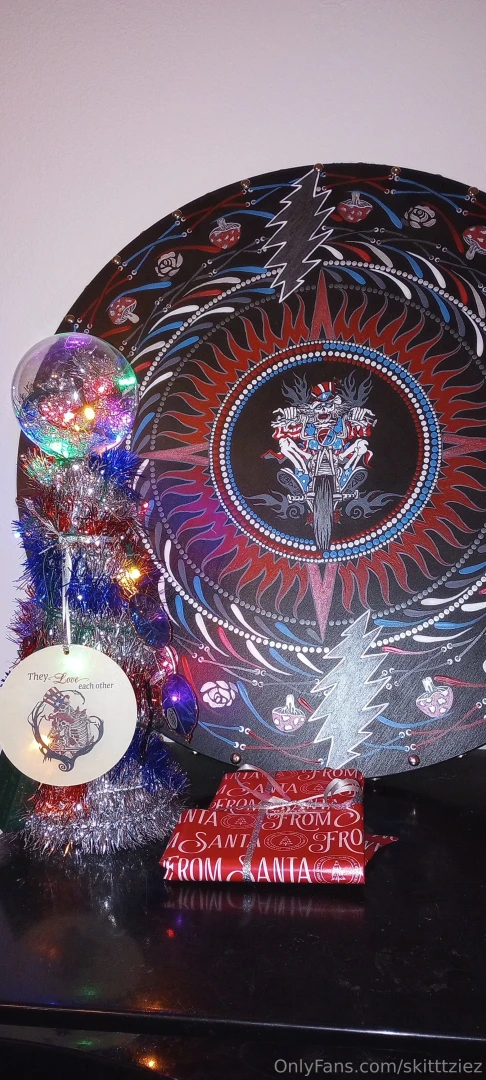 Merry christmas from a deadhead to you 