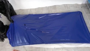 Siron is going into the vacuum bed for the first time hinako is going