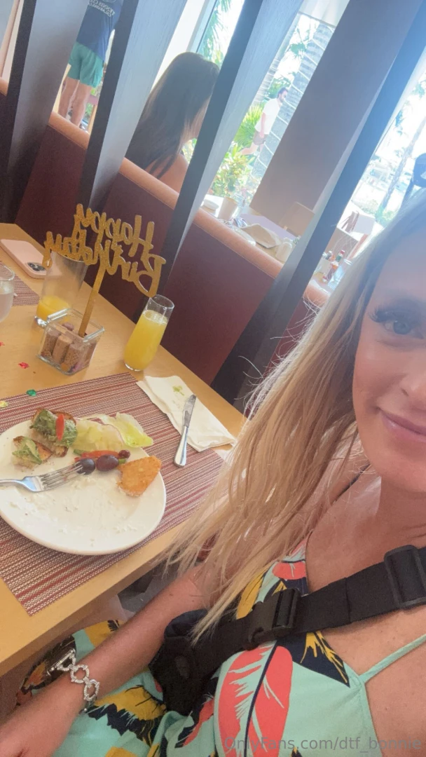 Birthday trip to myself breakfast tiiiime 