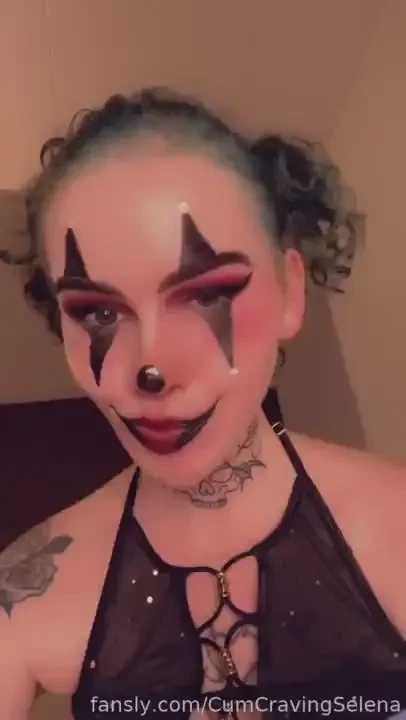 Littleeee breaky between filming clowny things tomorrow hehe fyp 