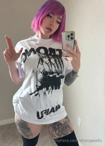 Feeling kind of blah but this shirt is everything how do you like it