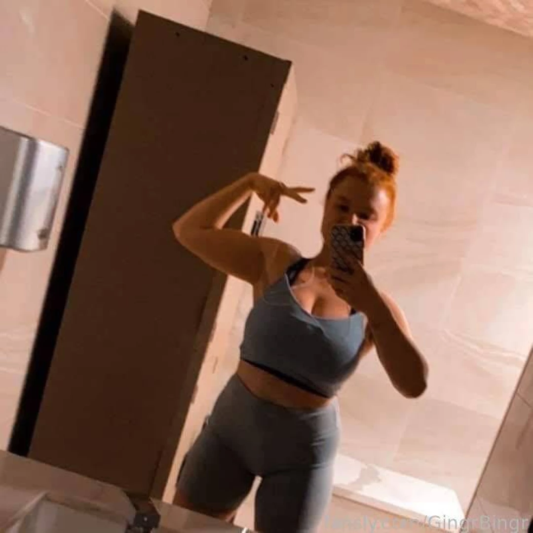 I love my gym fit do you think you can lift more than me lol redhead 