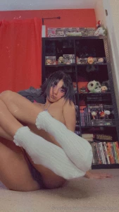 Most recent pics of me from today do you guys like my new hair part 13