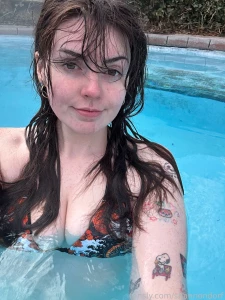 Pool today and i will pool tomorrow as well part 1