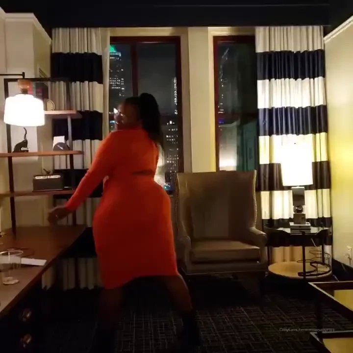 New dance video love yall do you like me in orange thanks for the 