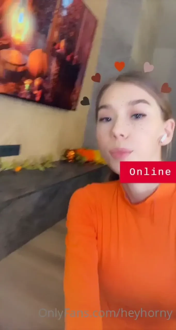 New location for hallowen join my room and tell me hoe it looks 