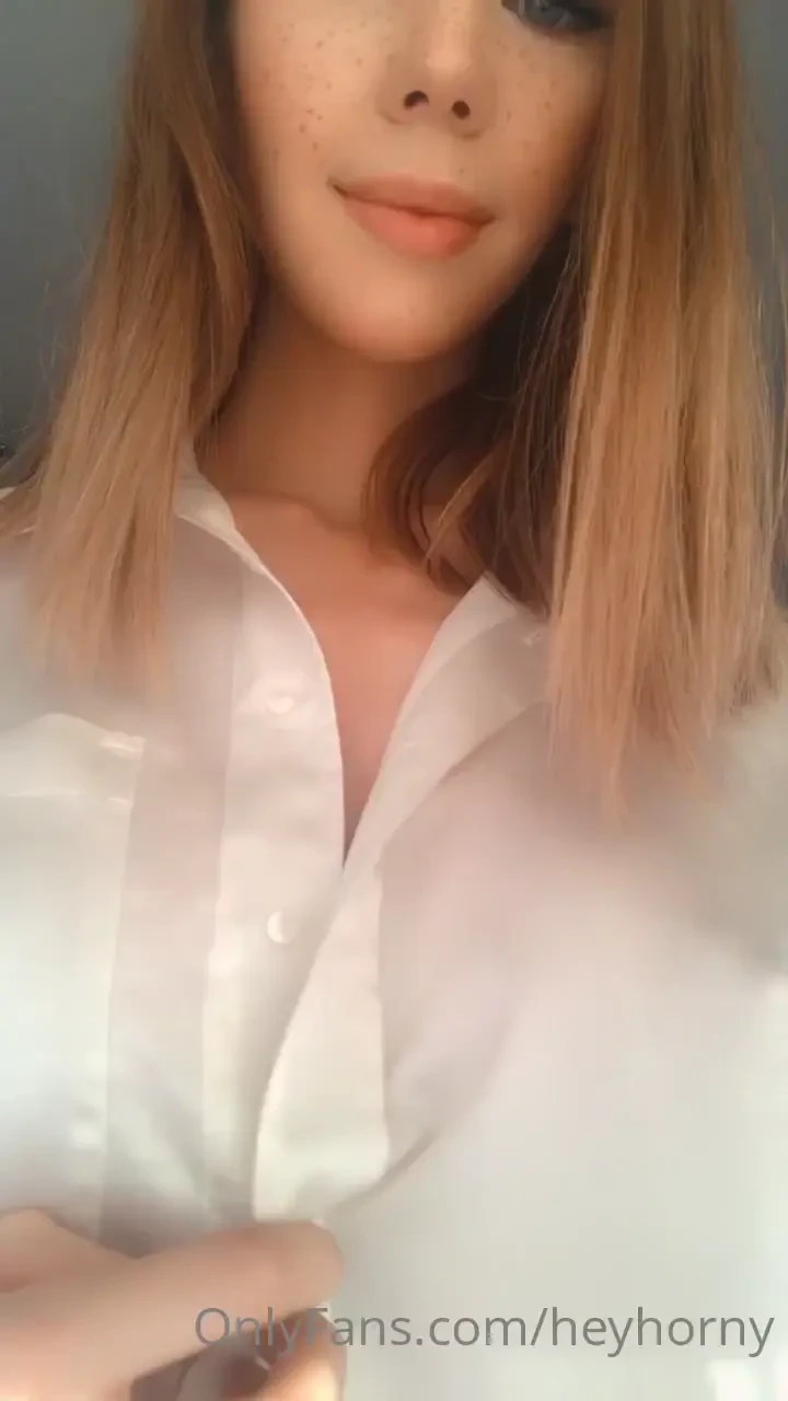 Xoxoxo do you want to suck my tits 