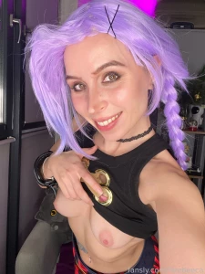 Jinx i m fooling around in my jinx costume from arcane it was my first part 18