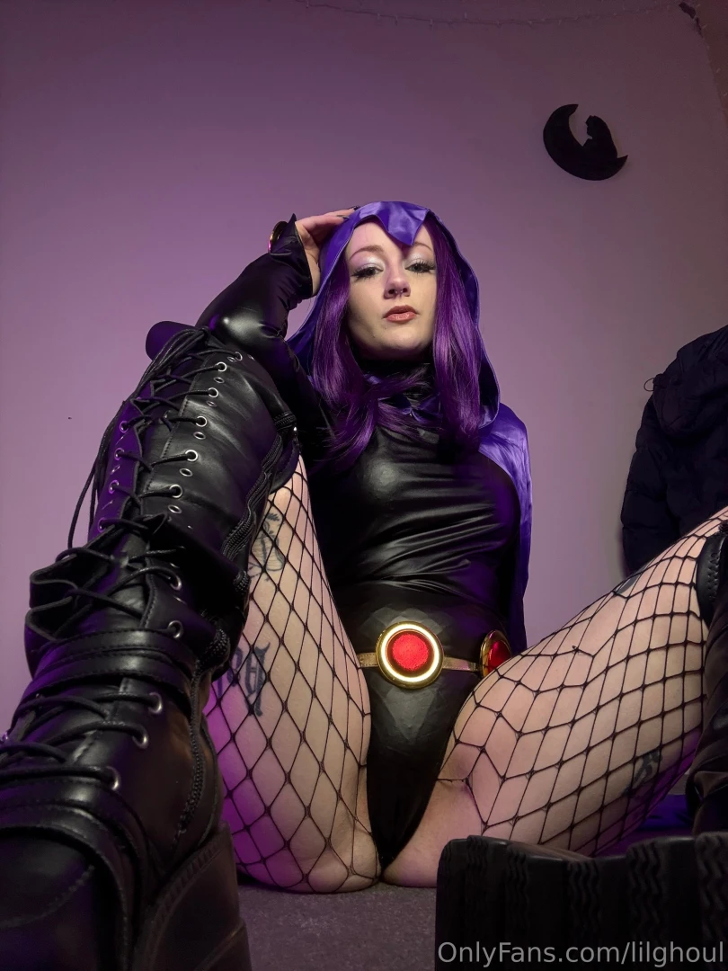 Surprise raven cosplay 