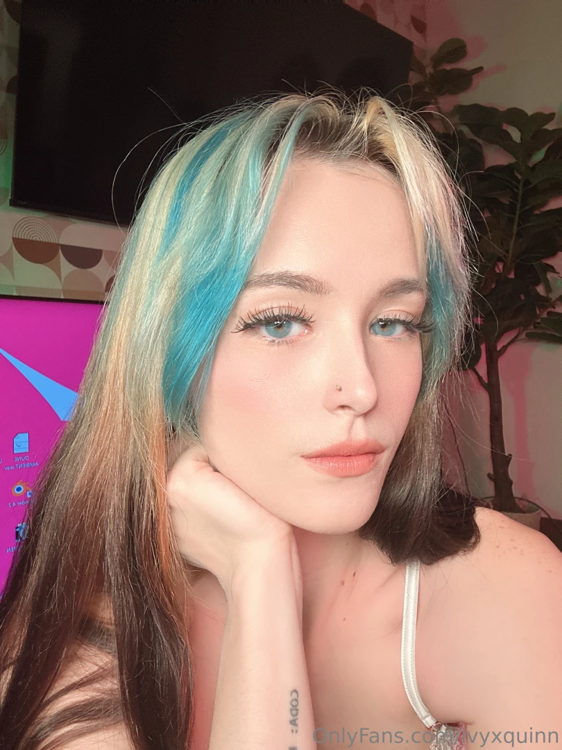 Get lost on my ocean eyes 