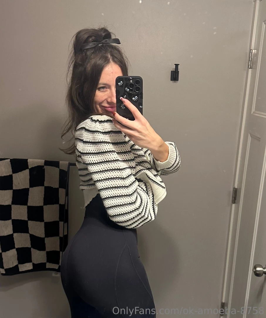 Hiii im baking cookies for santa tonight hope he likes them i also got part 1 