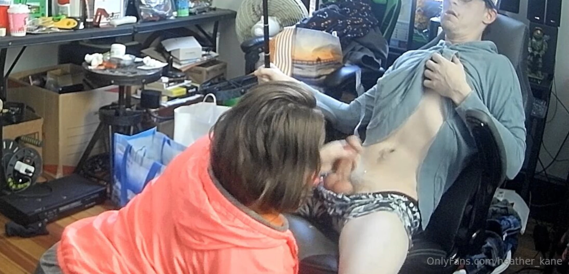 Noobs attempt at no nut november ends in uber fail haha 