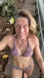 Happy aloha friday i purposefully created this video with me walking