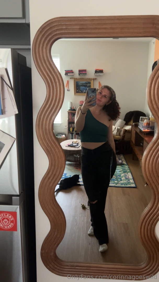 One-shoulder top and one sleepy cat kinda day 