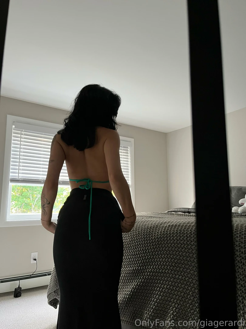 Wanna see these clothes disappear head to my dms 