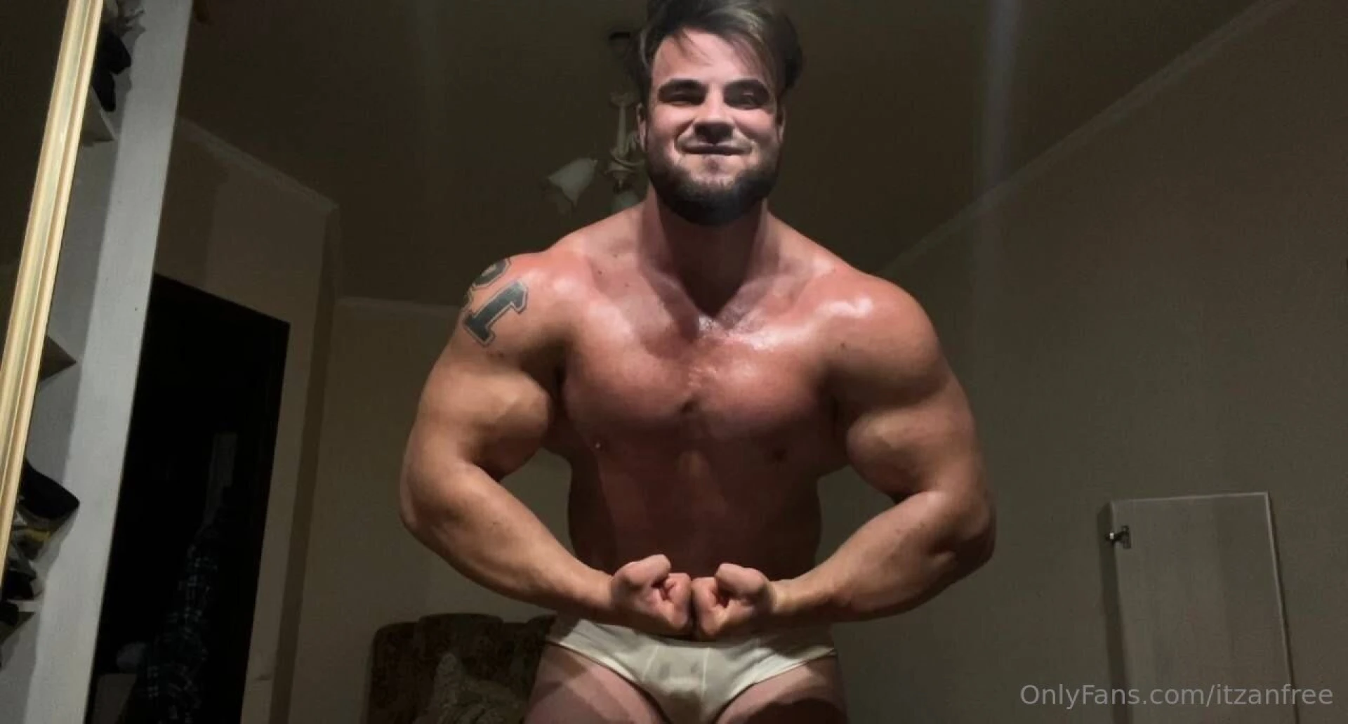 Handsome straight bodybuilder 6 2 246 27 years i am available for part 55 