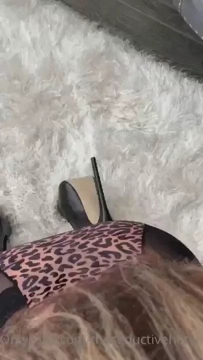 I got so horny taking pics in my leopard lingerie that i had to suck 