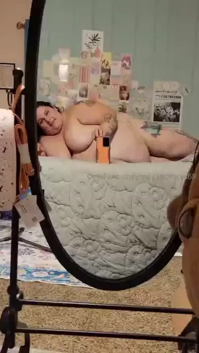 Mirror mirror on the wall who s the fattest of them all this princess 