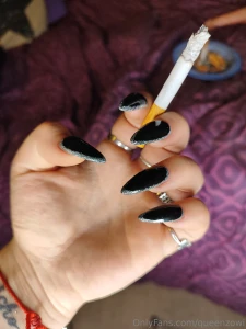 New nails black like my part 1