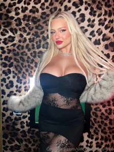 I know u wanna see me naked