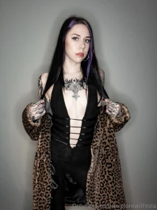 If you think i m pretty lay your hands on me part 2