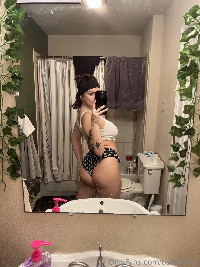 Visiting with my fam for the holidays doesn t stop me from being a ho part 1 