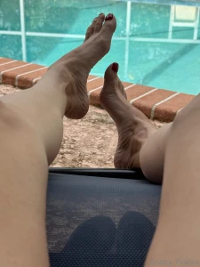 It s a holiday in usa amp i m relaxing by the pool but my slave is